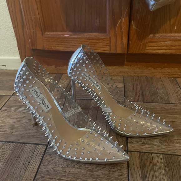 NEW- Steve Madden Clear / Silver Spiked Stiletto Pumps ***6.5 - Picture 14 of 15